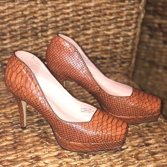 Bellini Faux Snake Skin Platform Pumps. Size 10 and 11. Never Worn. - Picture 4 of 5